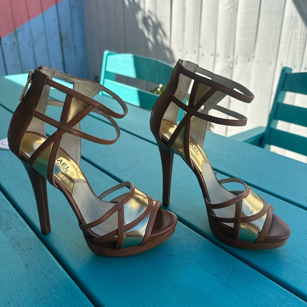 Michael Kors gold Iridescent and Tan Heels size 7